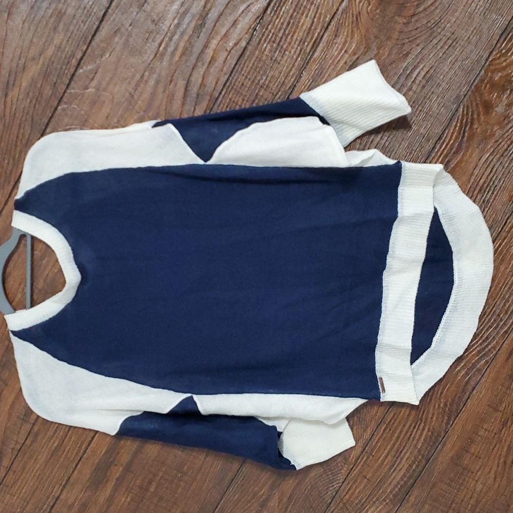 UNIQ Sweater sz s/m